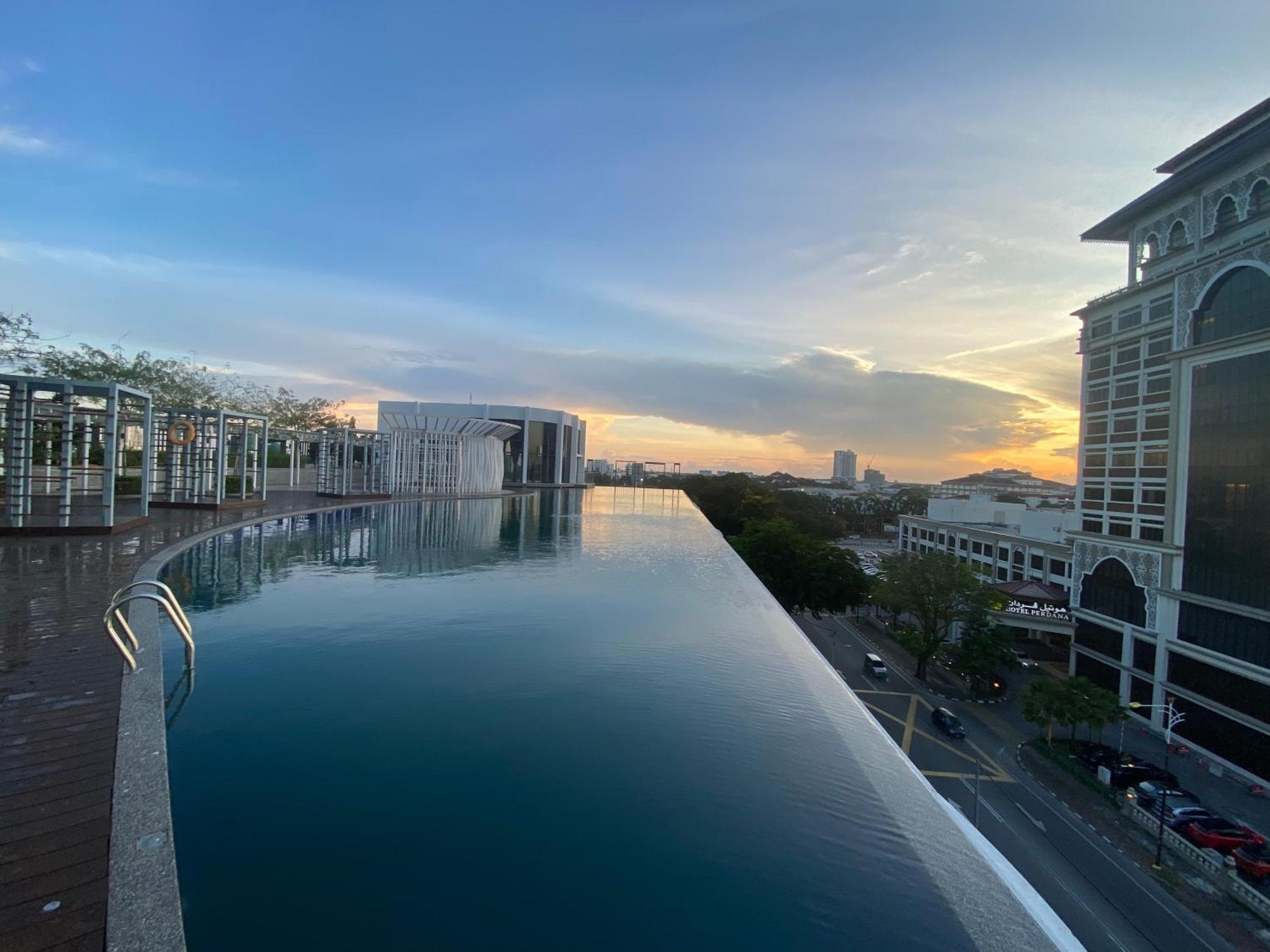 Jsadli Suite Troika Residence Kota Bharu Eksteriør billede